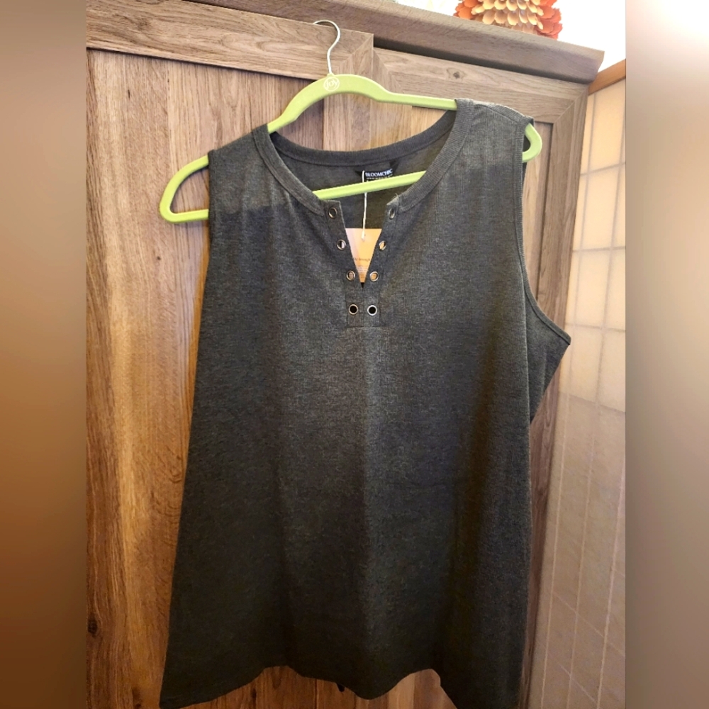 BloomChic Black Sleeveless Tank Top 2x